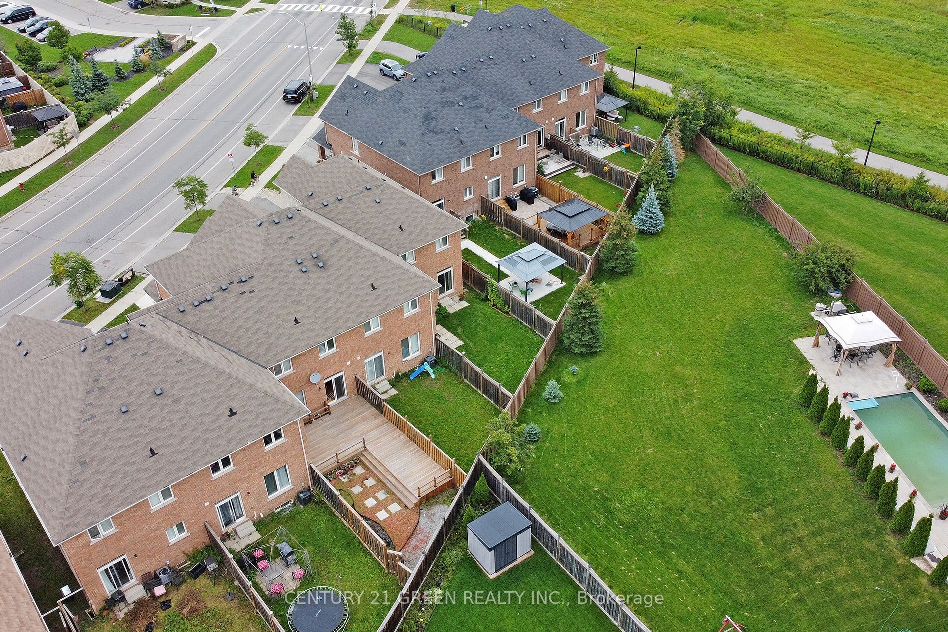 750 Farmstead Dr