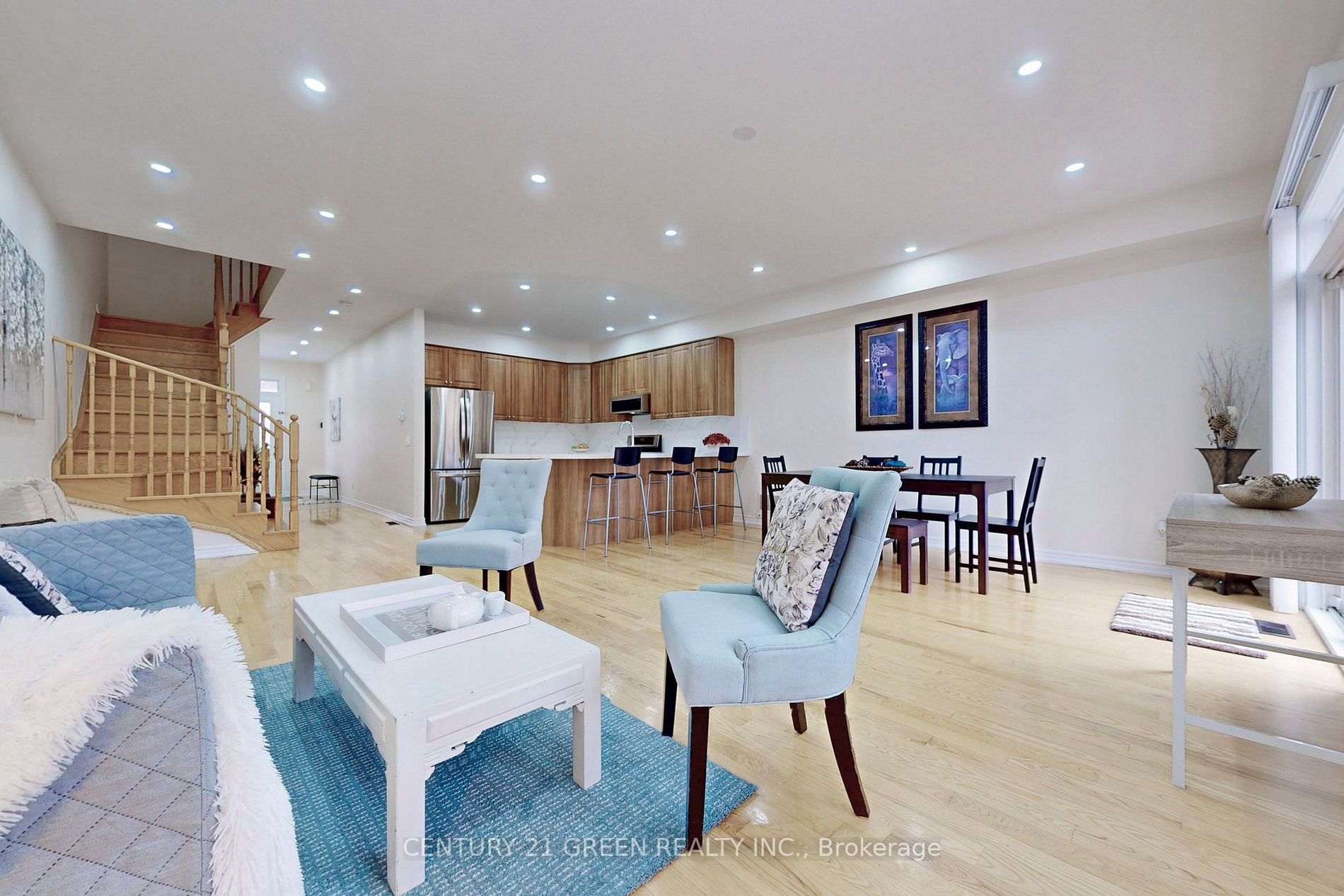 750 Farmstead Dr