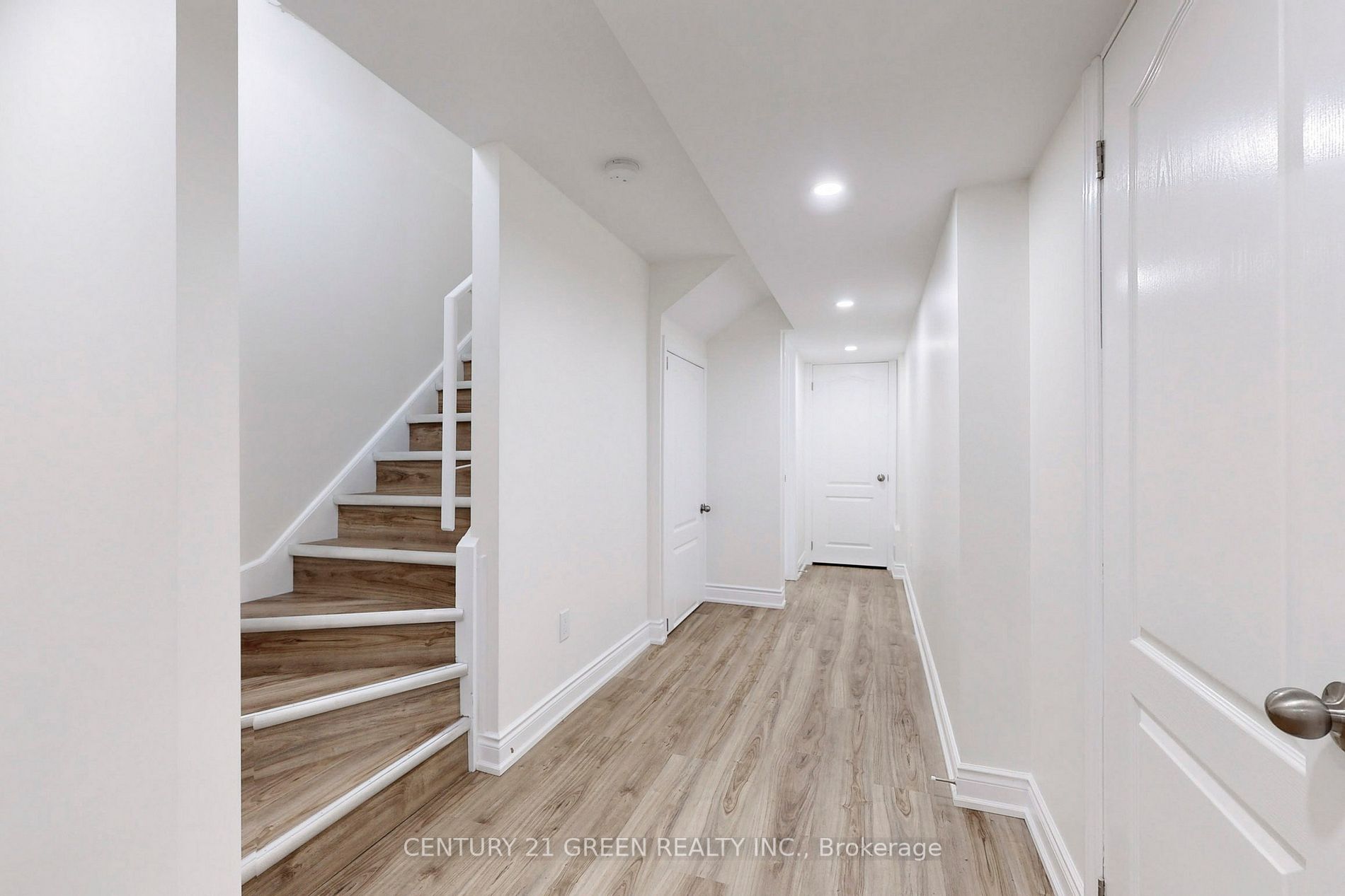 750 Farmstead Dr