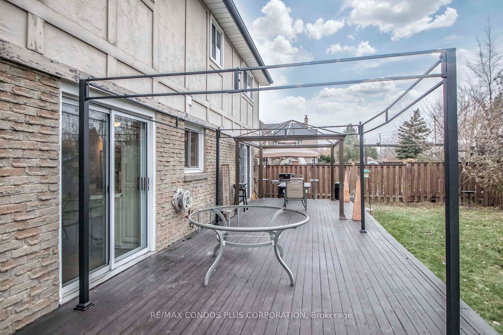 1689 Wembury Rd