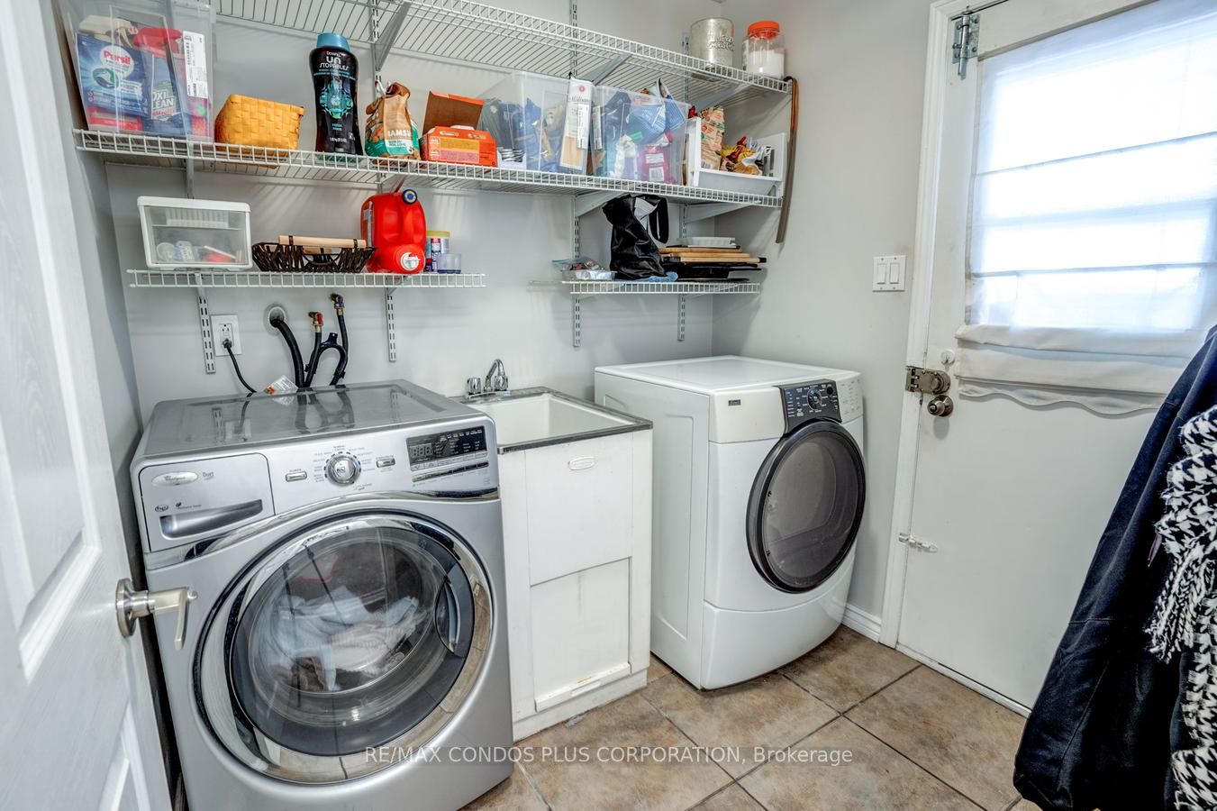 1689 Wembury Rd