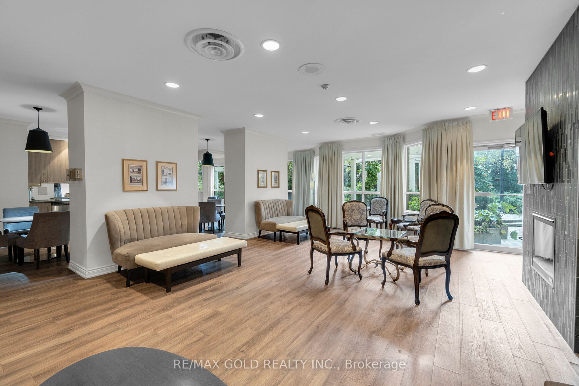 55 Kingsbridge Garden Circ, #613