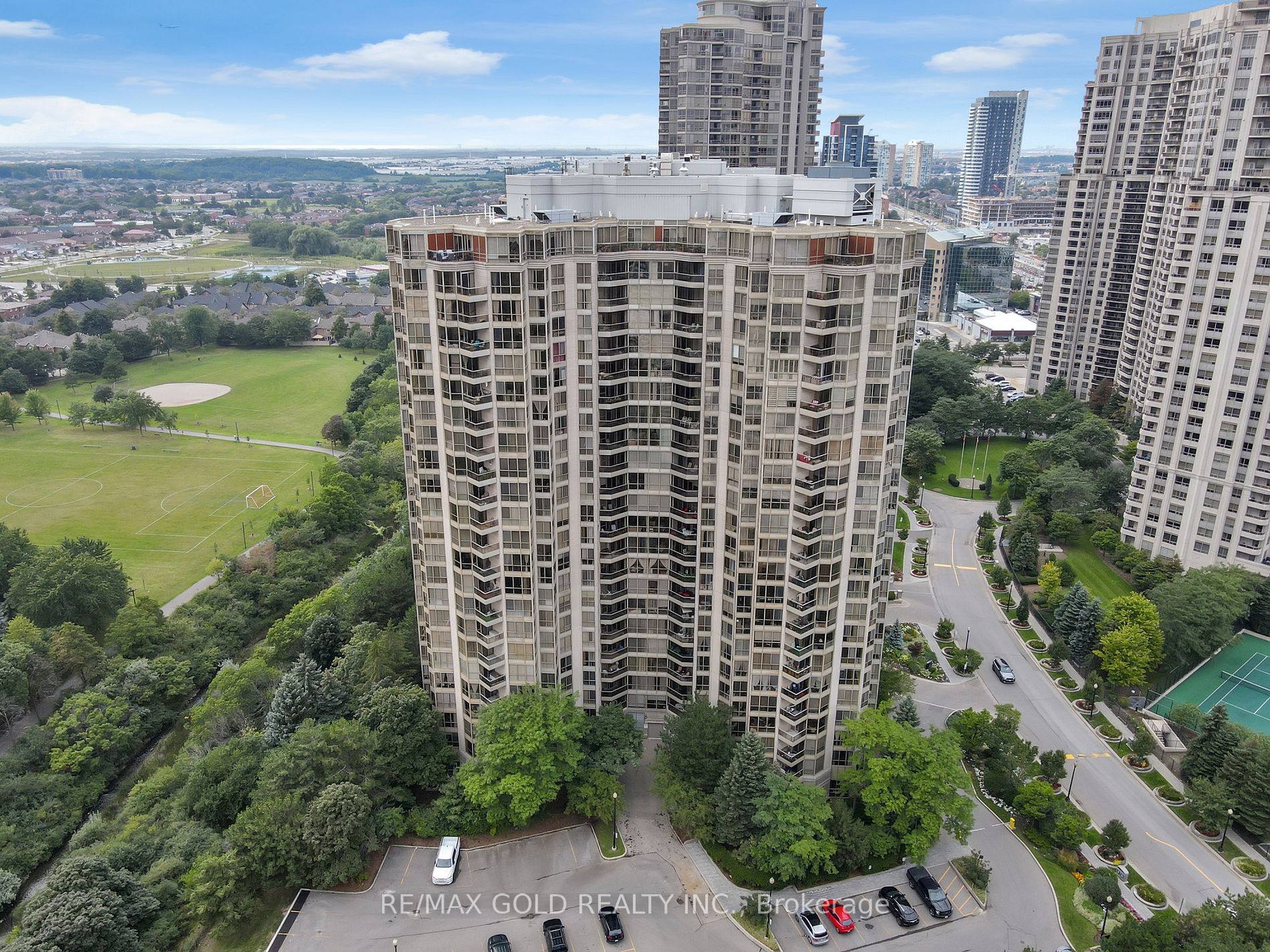 55 Kingsbridge Garden Circ, #613