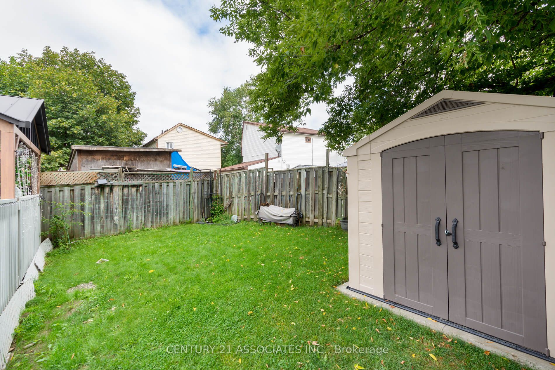 1 Hamlet Crt