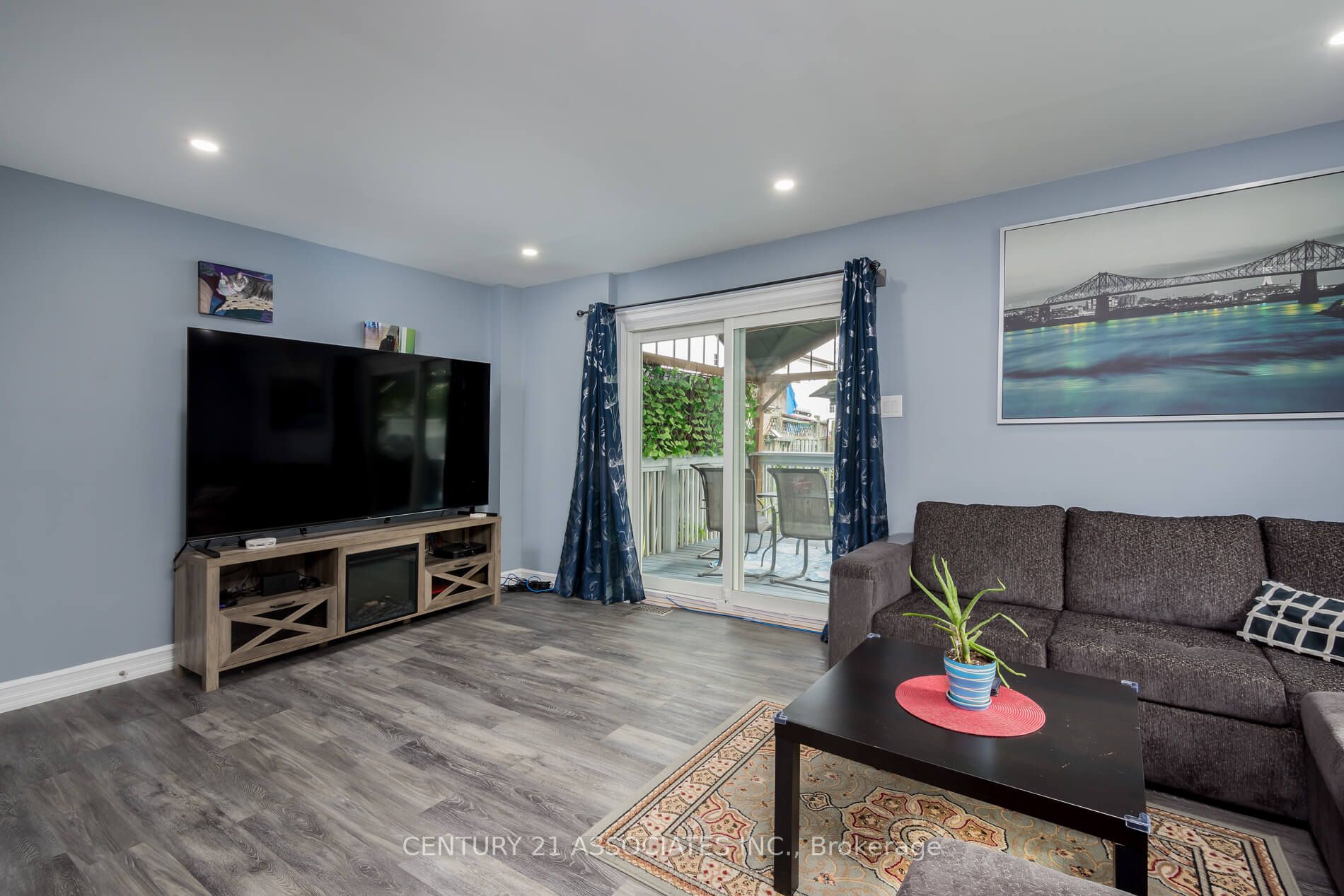 1 Hamlet Crt