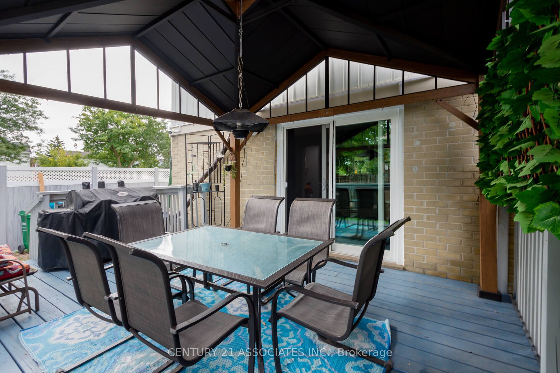 1 Hamlet Crt