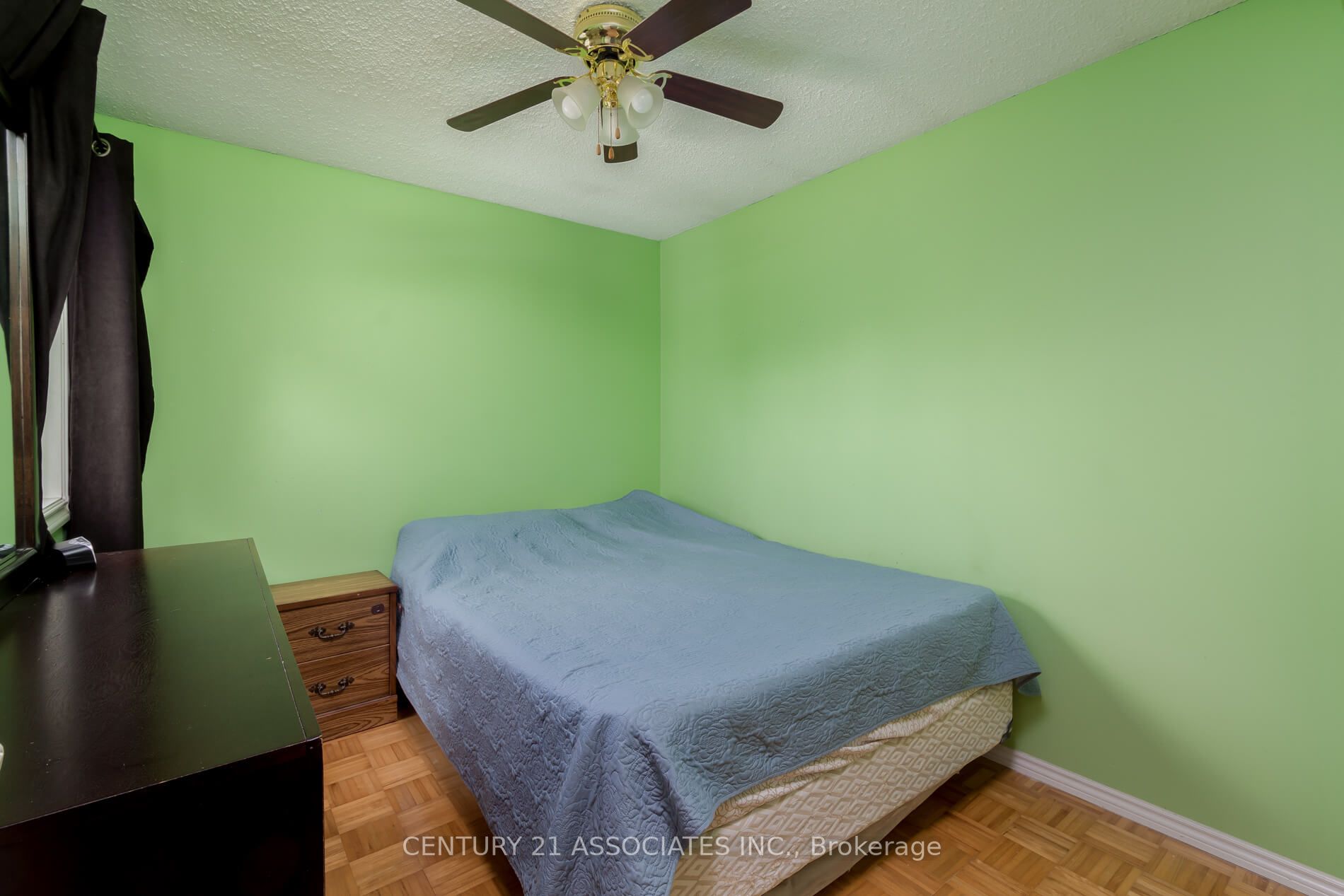 1 Hamlet Crt