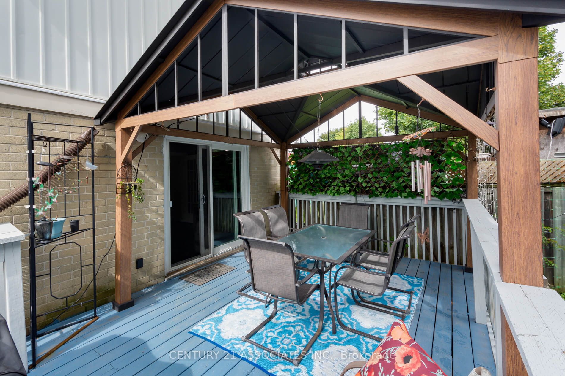 1 Hamlet Crt