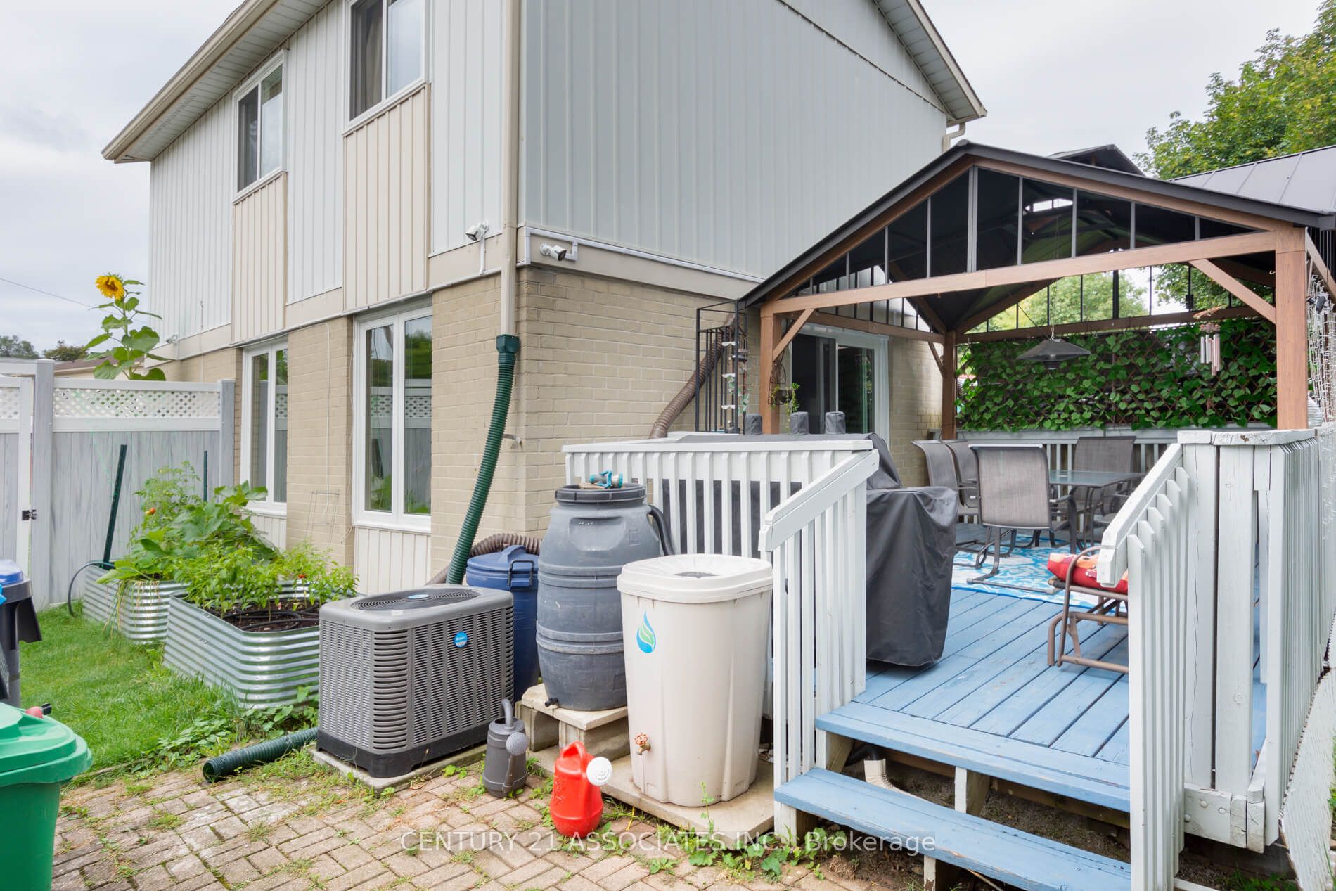 1 Hamlet Crt