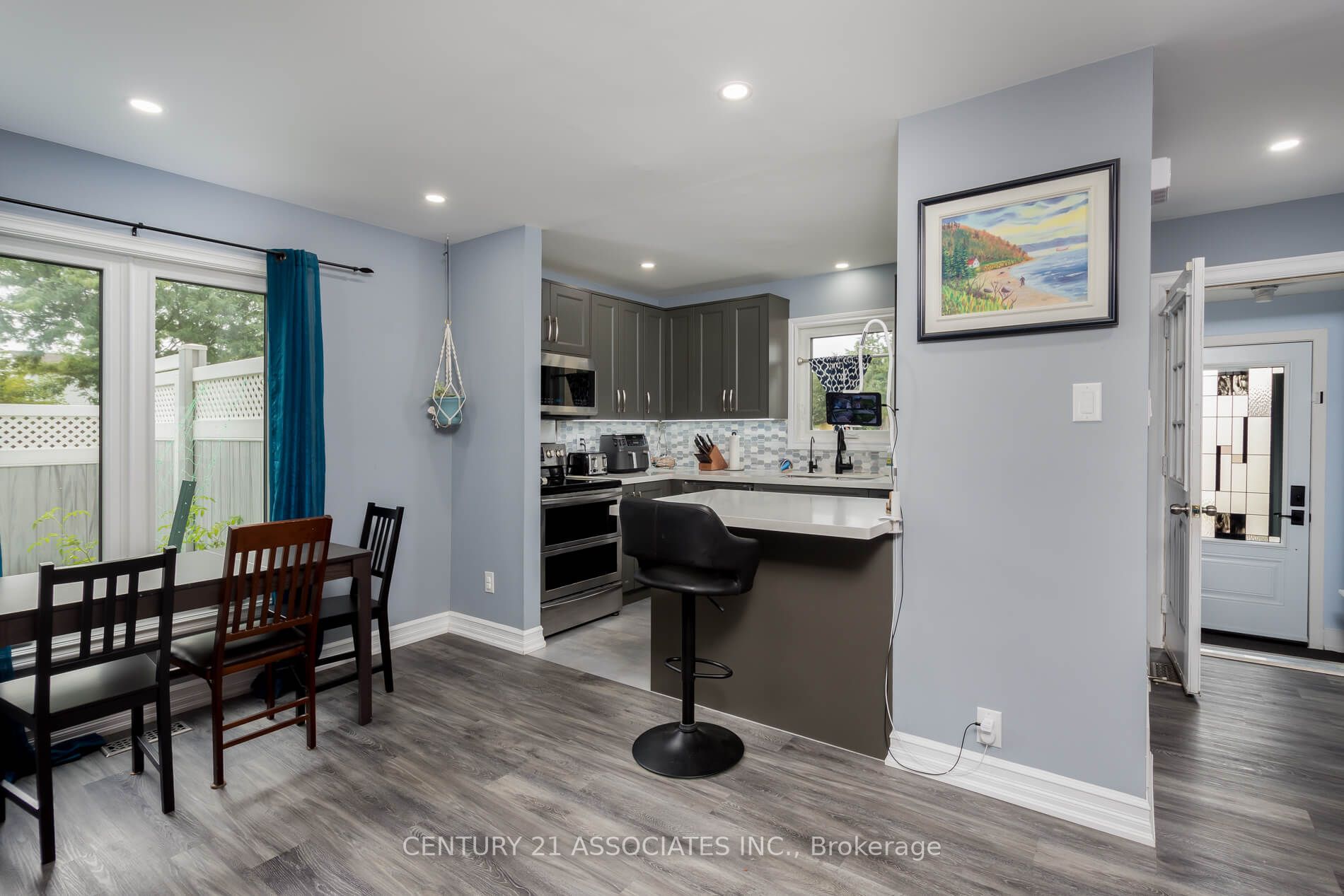 1 Hamlet Crt