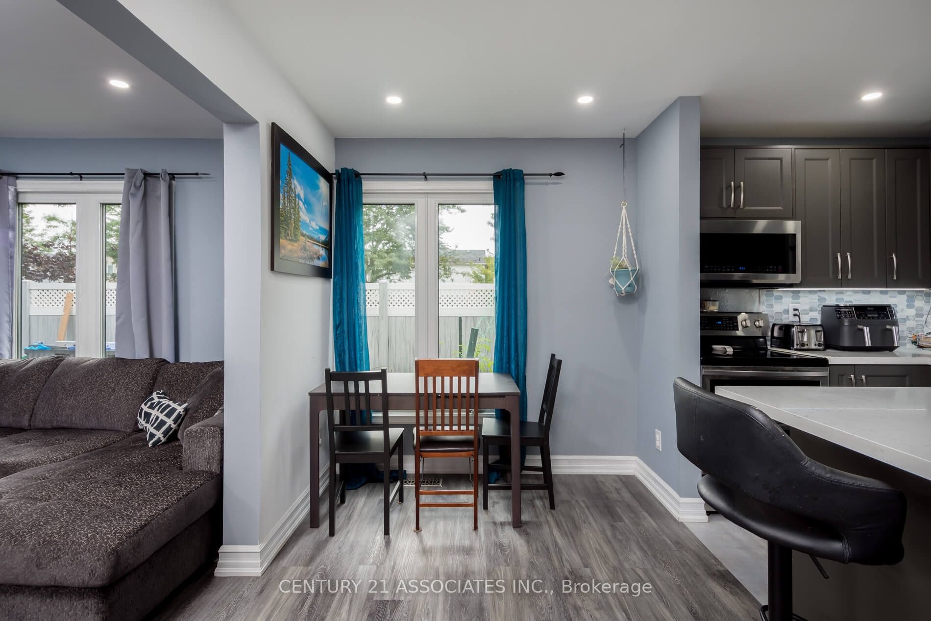 1 Hamlet Crt