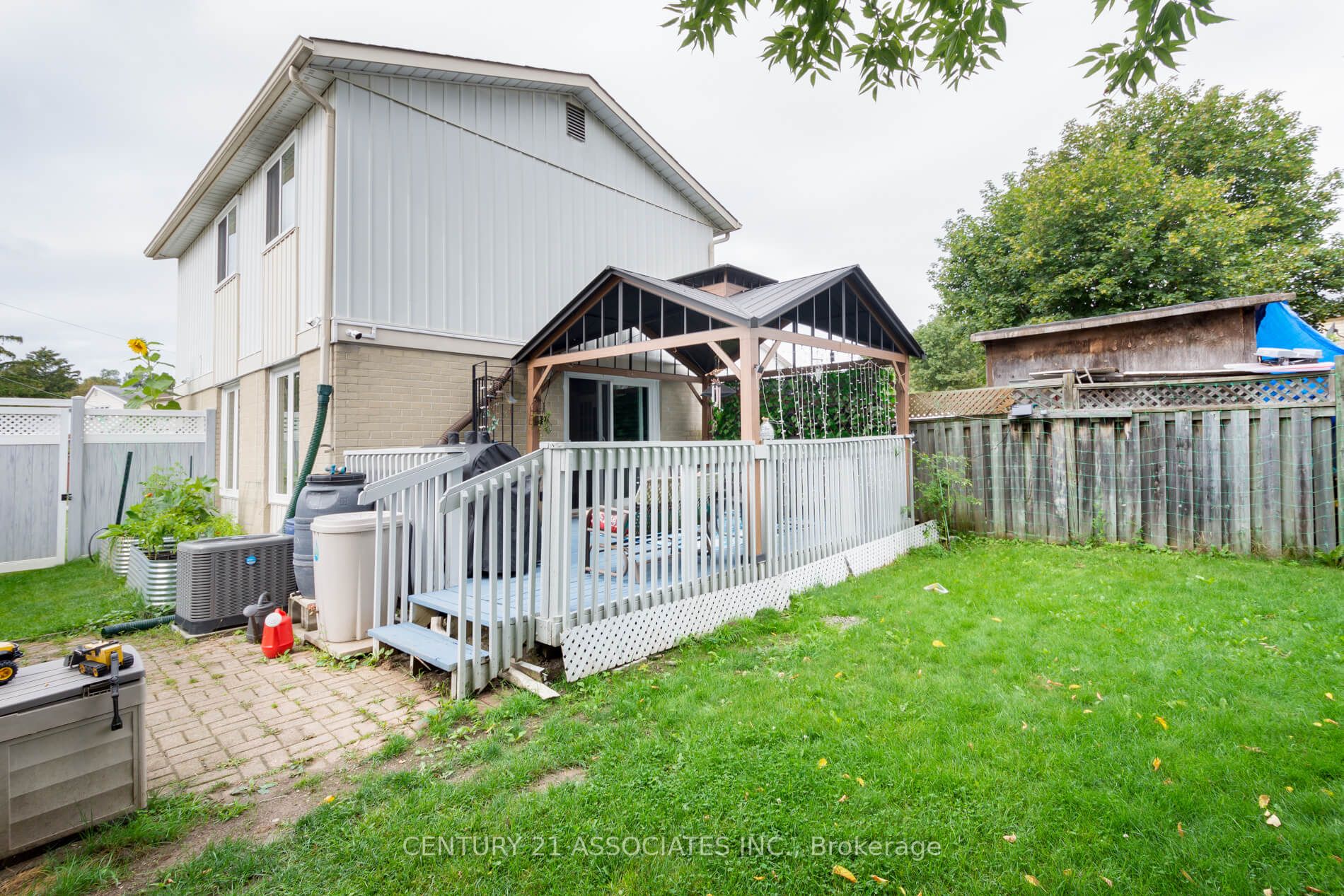 1 Hamlet Crt