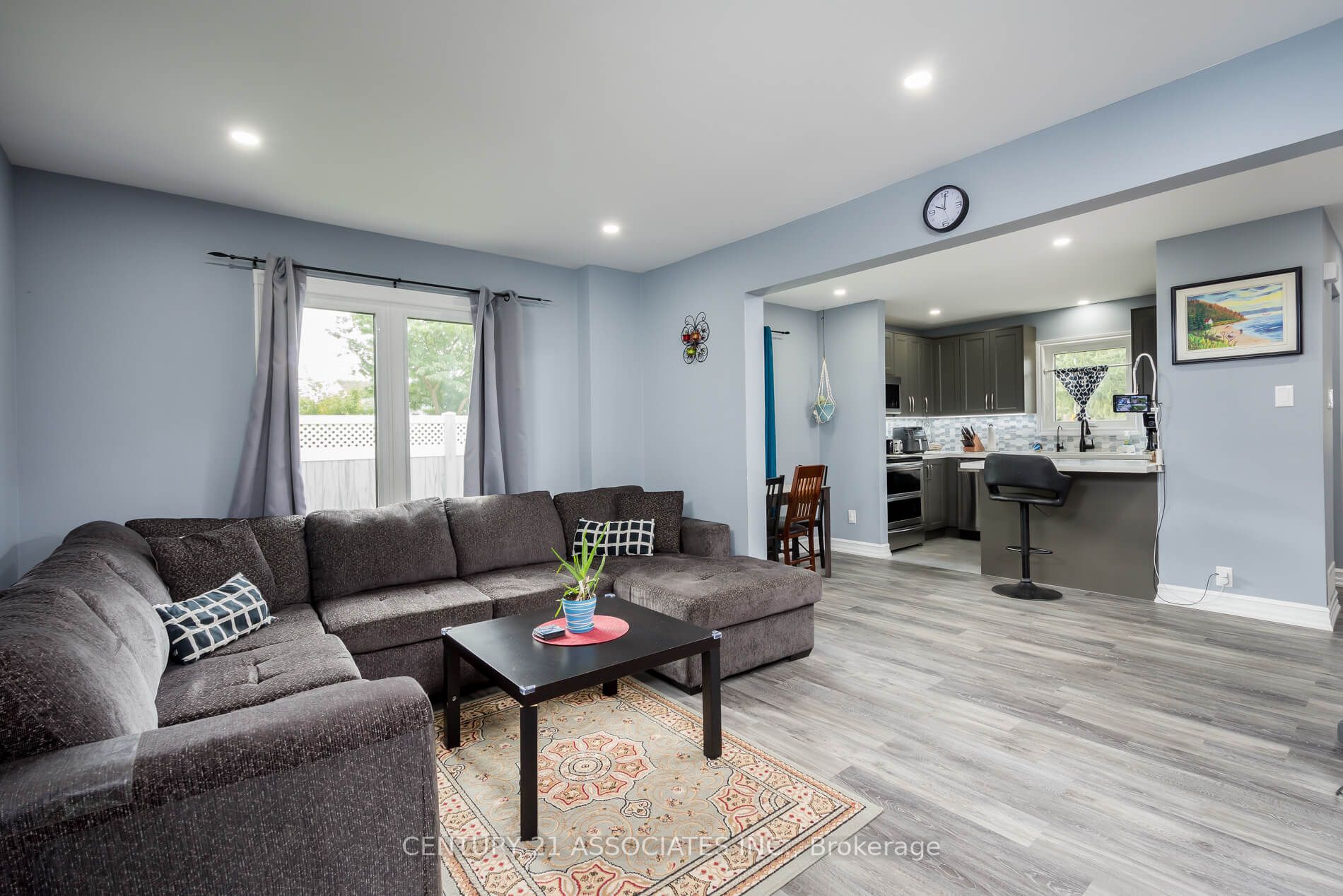 1 Hamlet Crt