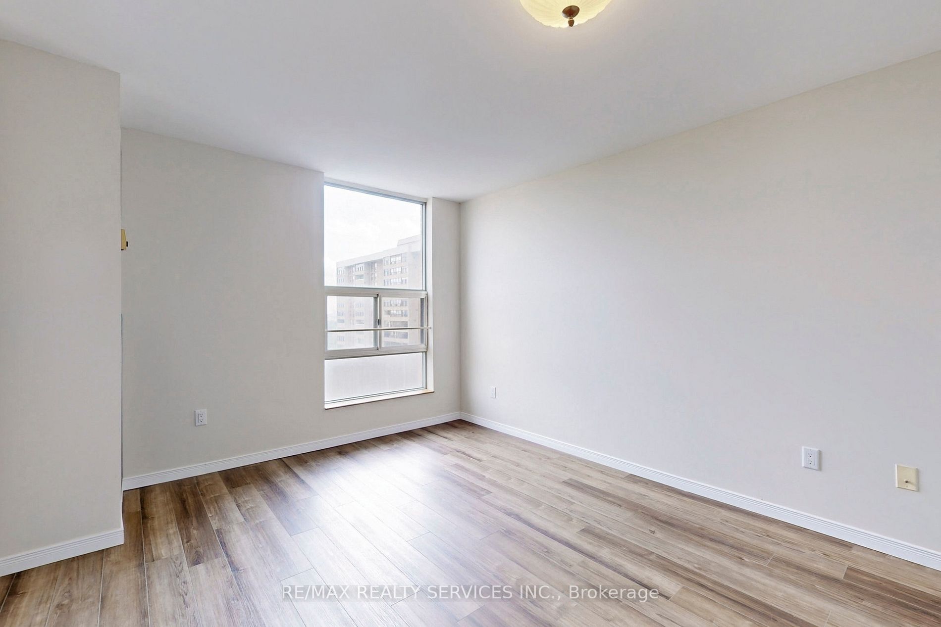 15 Kensington Rd, #1407