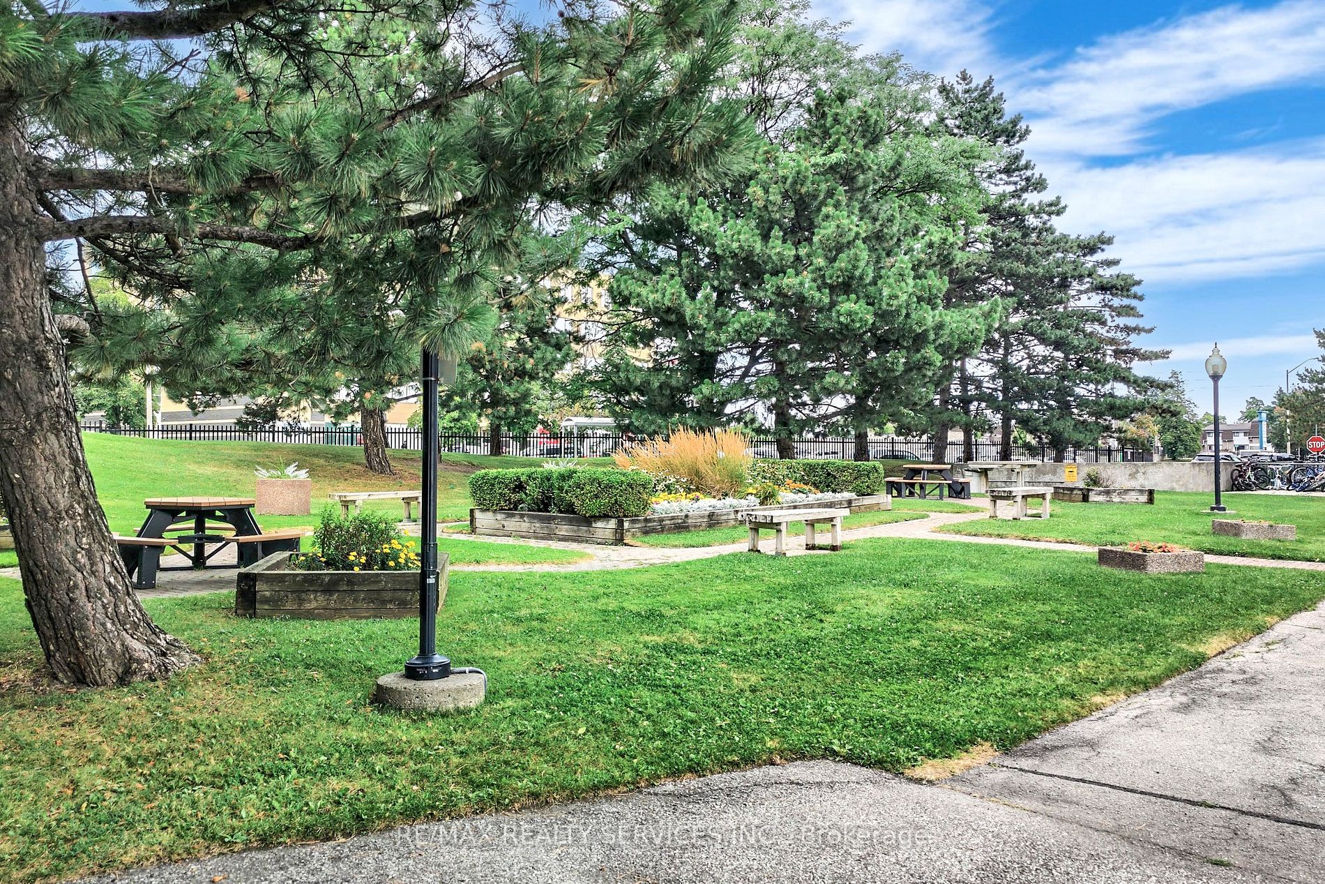 15 Kensington Rd, #1407