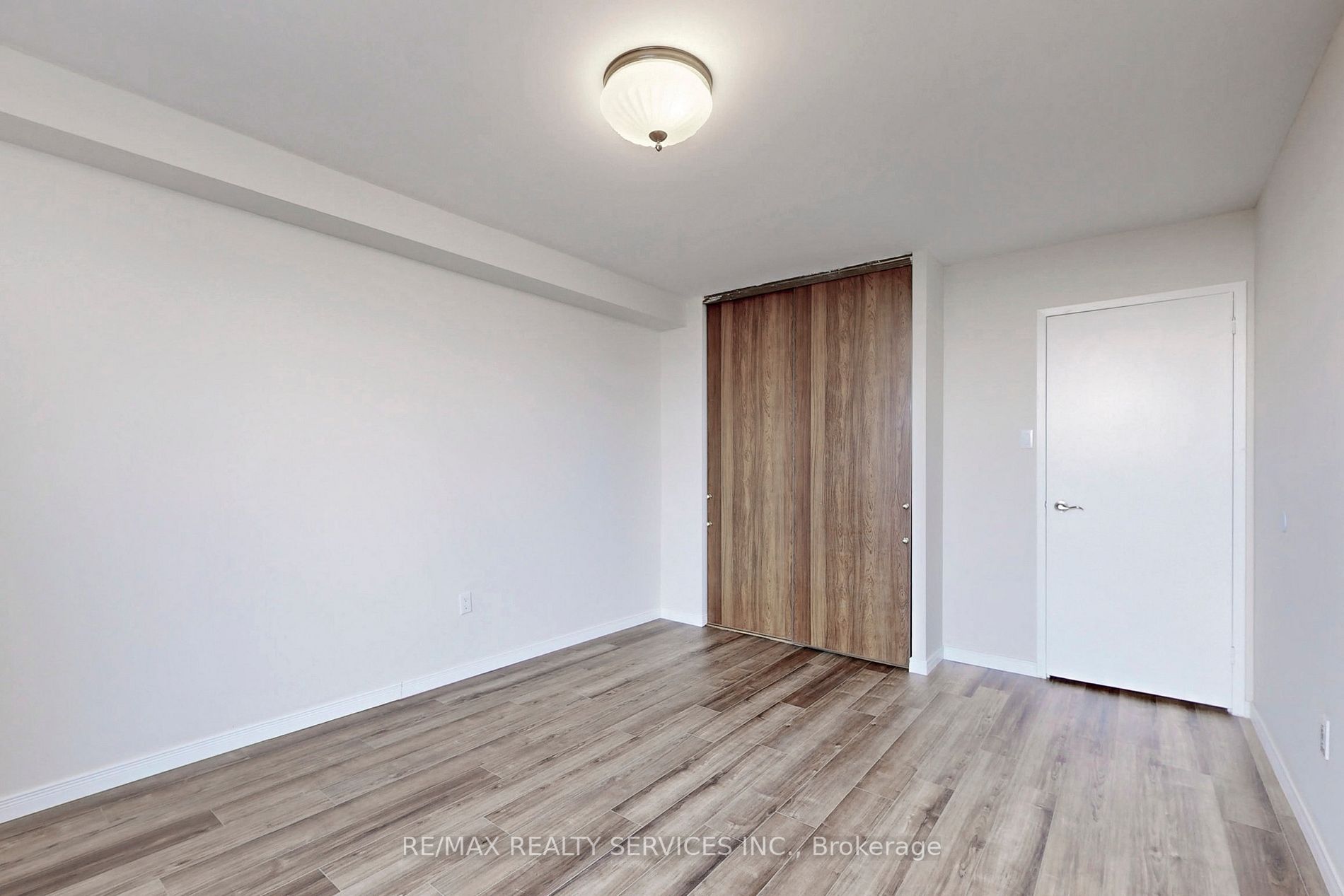 15 Kensington Rd, #1407