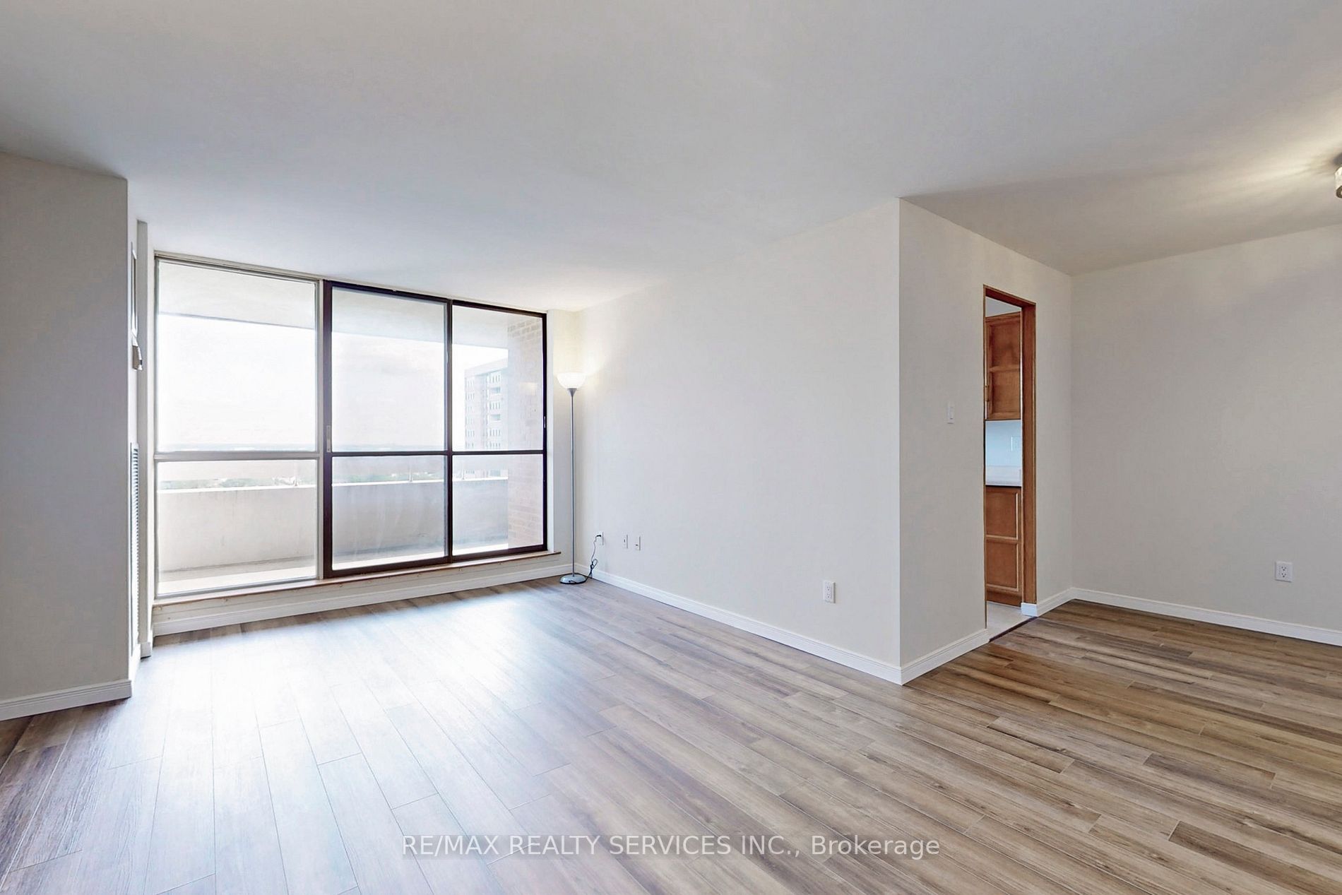 15 Kensington Rd, #1407