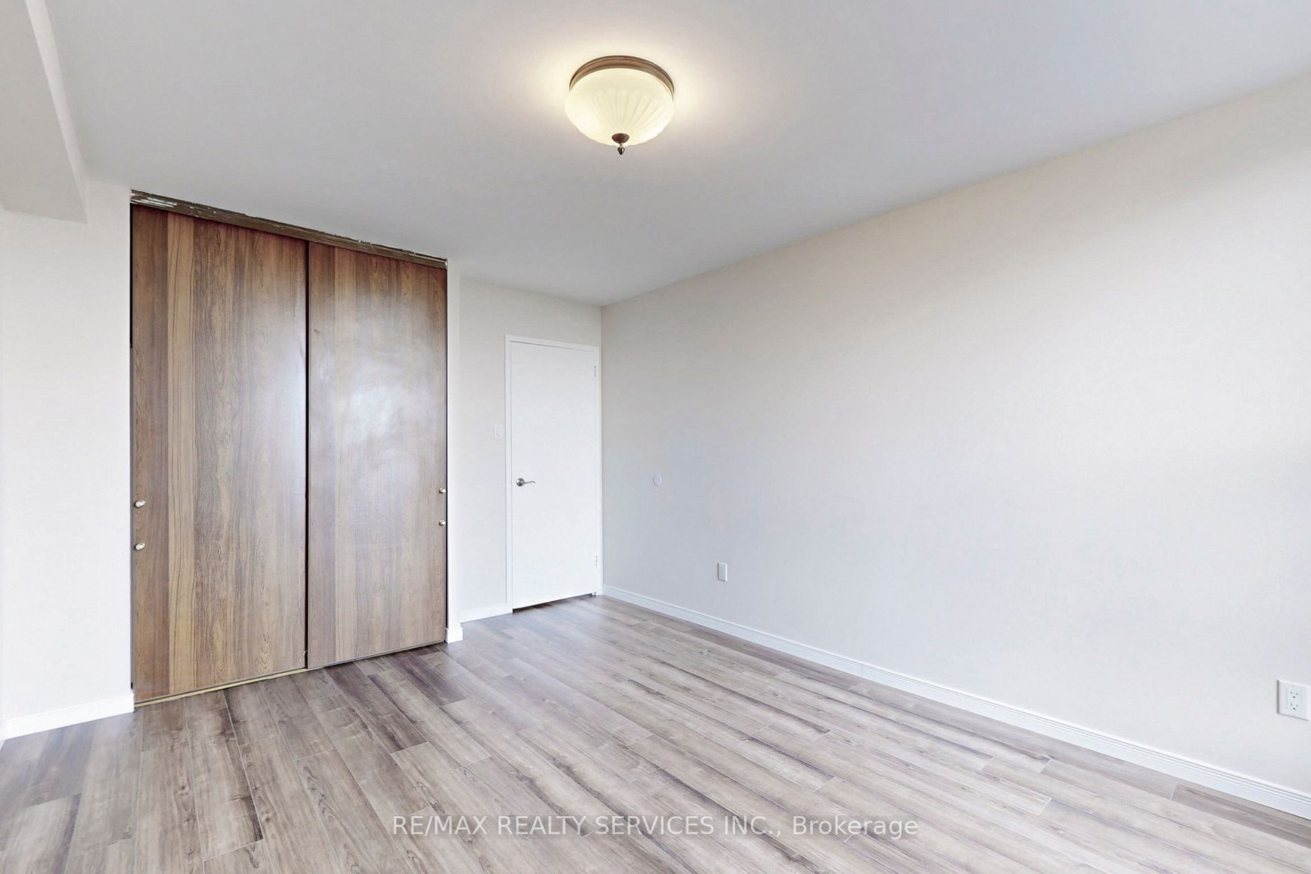 15 Kensington Rd, #1407