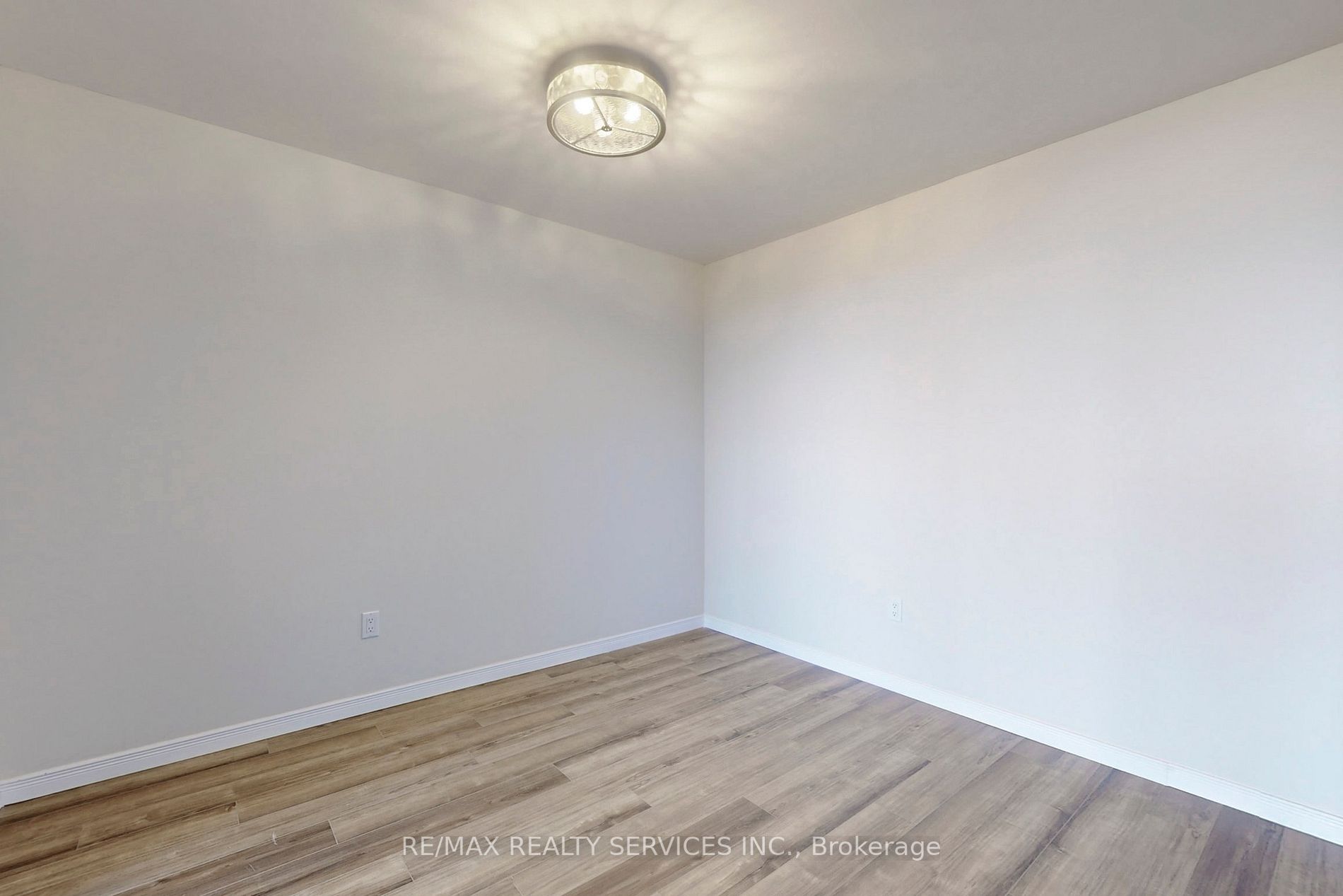 15 Kensington Rd, #1407