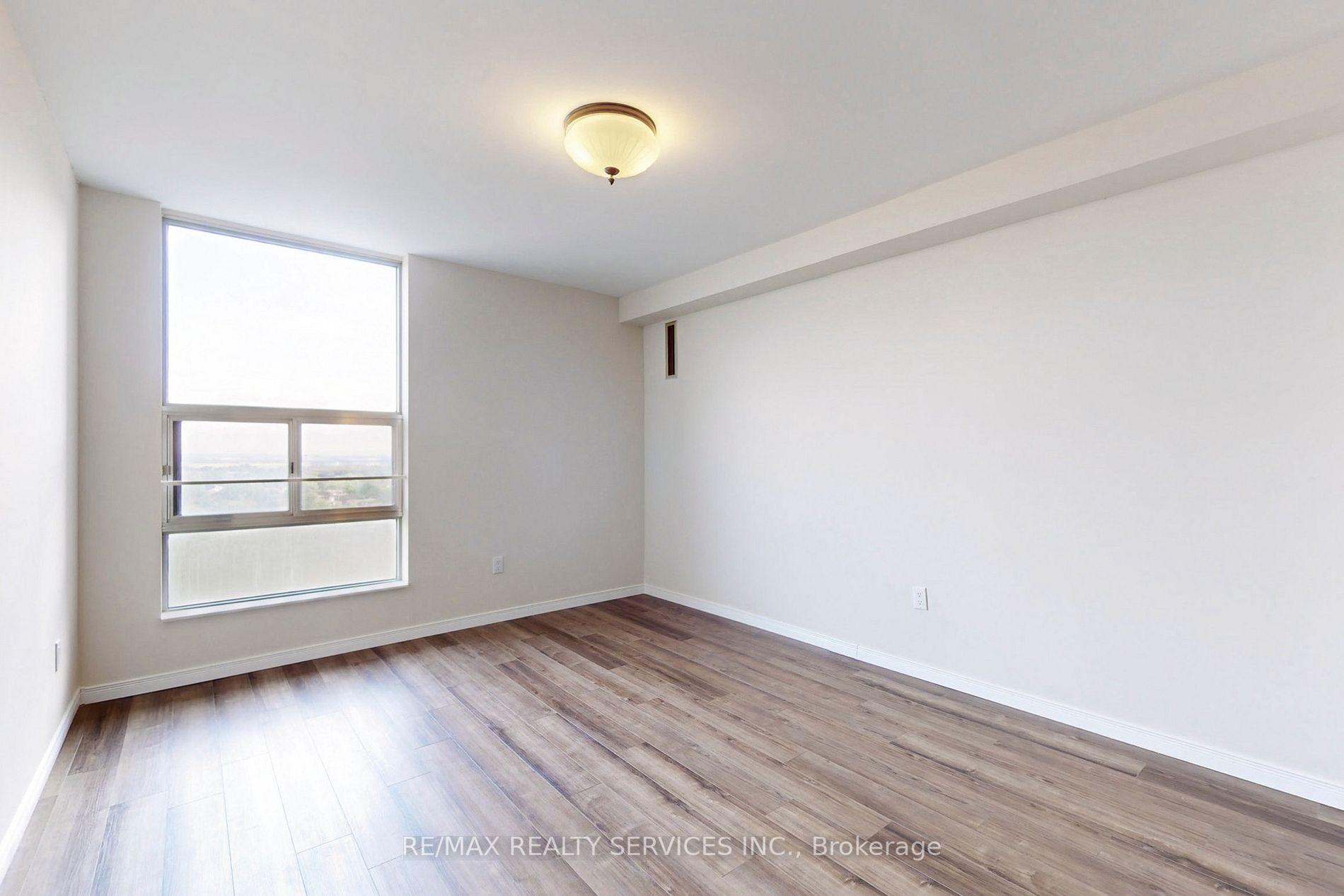 15 Kensington Rd, #1407