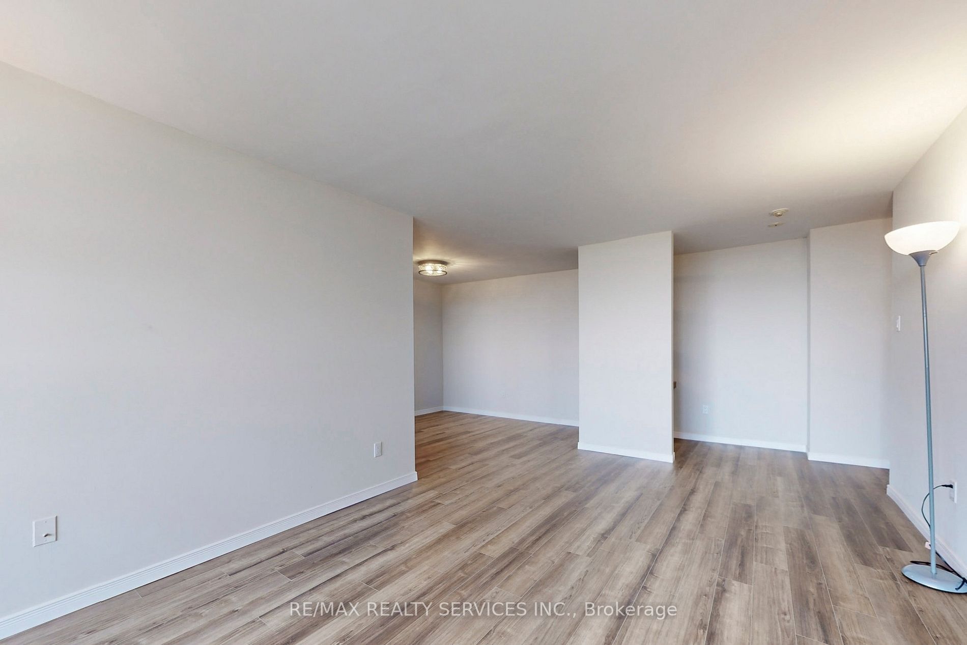 15 Kensington Rd, #1407