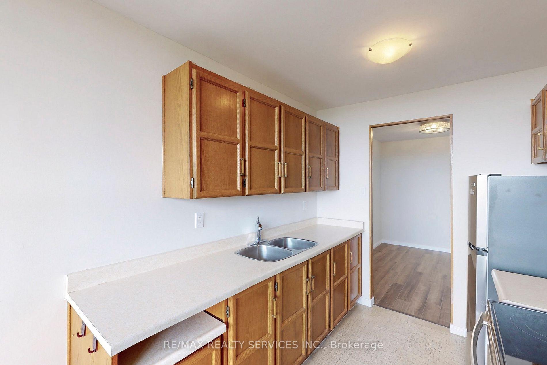 15 Kensington Rd, #1407