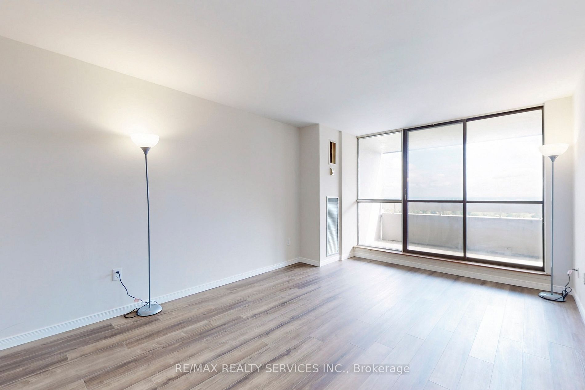 15 Kensington Rd, #1407