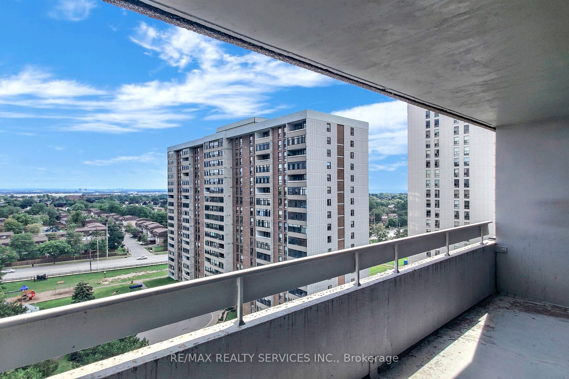 15 Kensington Rd, #1407