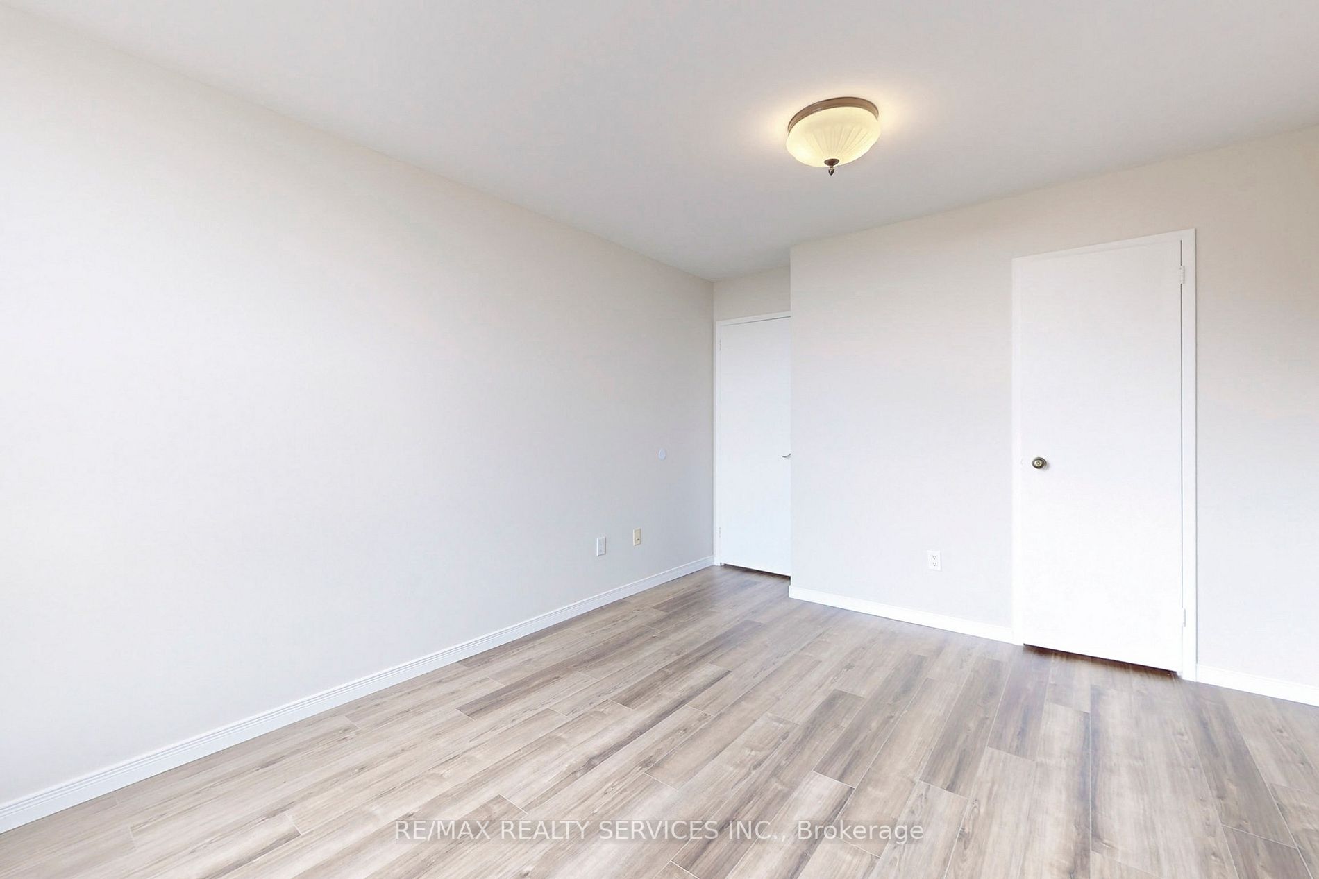 15 Kensington Rd, #1407