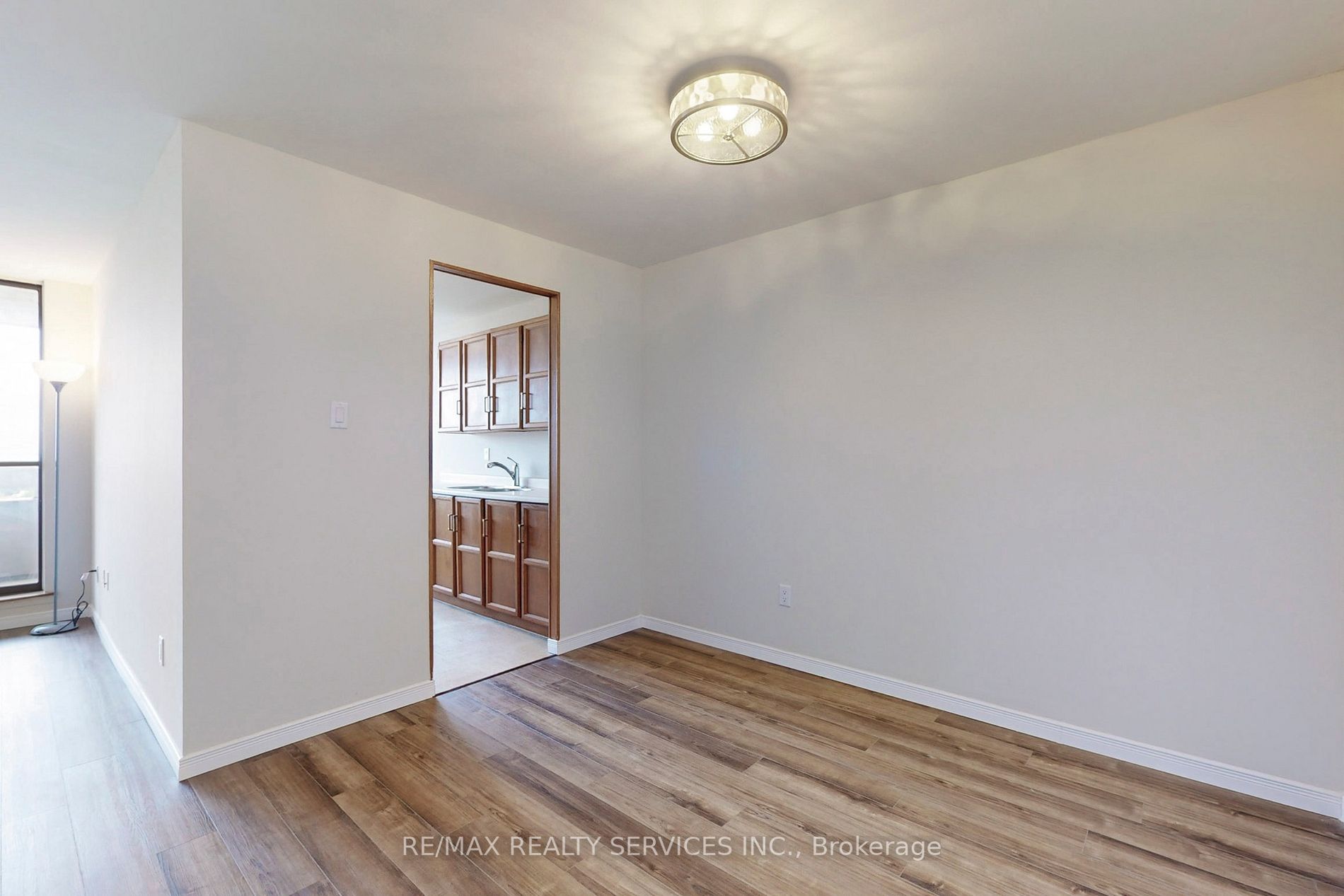 15 Kensington Rd, #1407