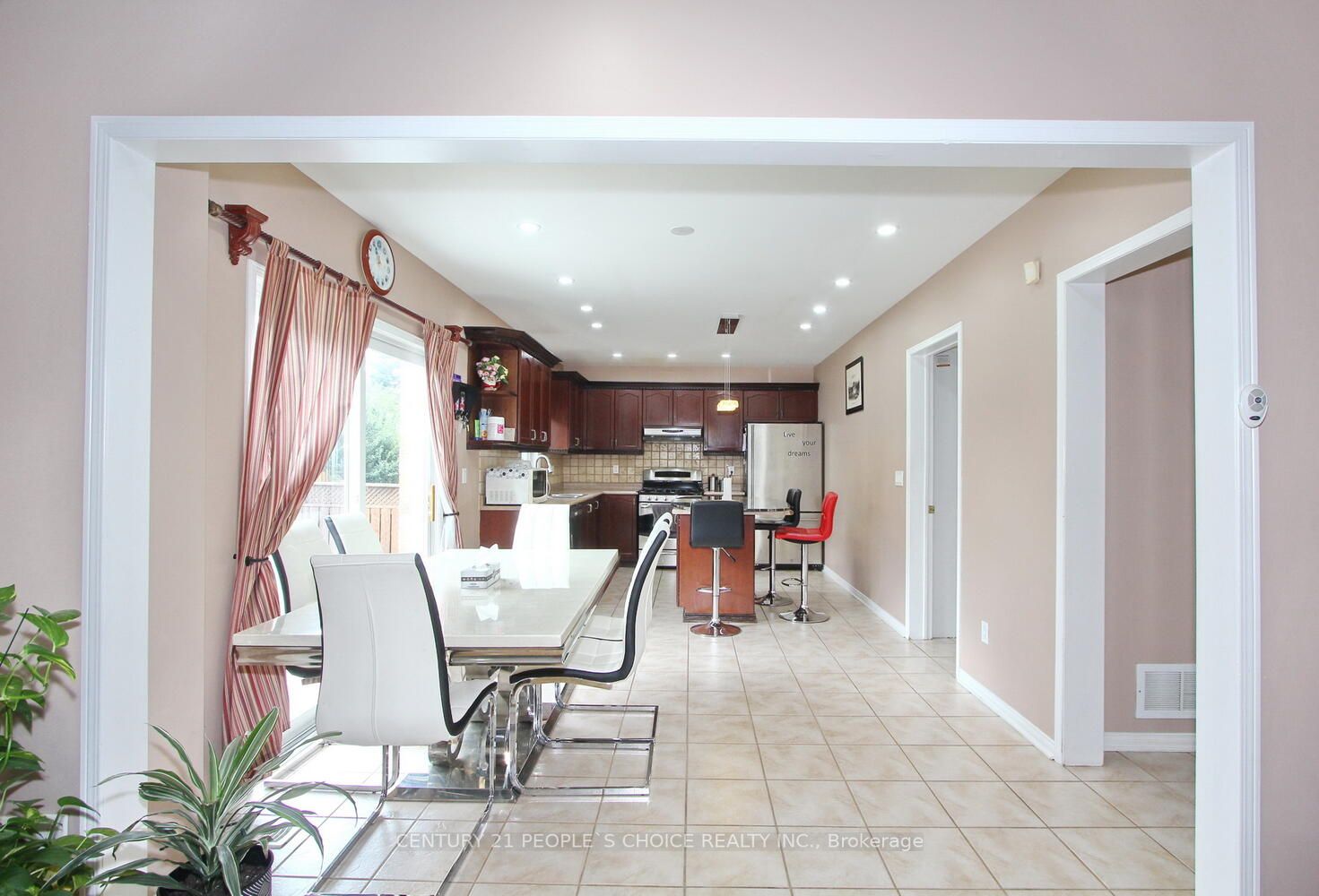 32 Dunvegan Cres