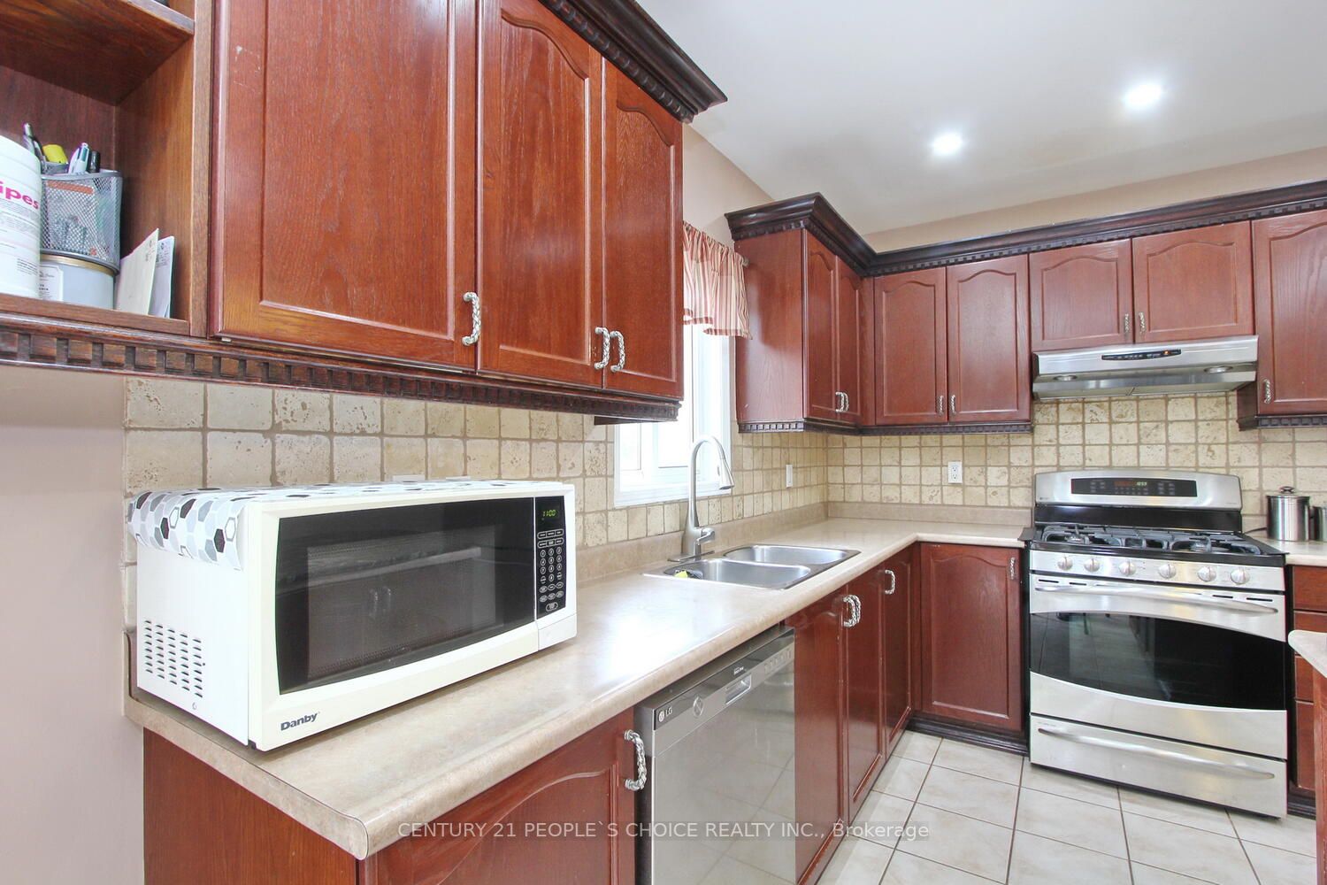 32 Dunvegan Cres