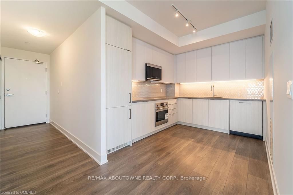 297 Oak Walk Dr, #808