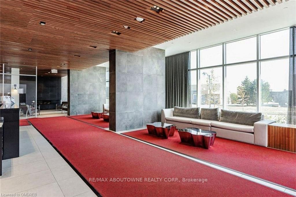 297 Oak Walk Dr, #808