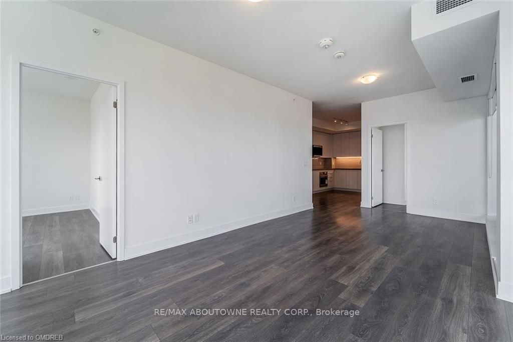 297 Oak Walk Dr, #808