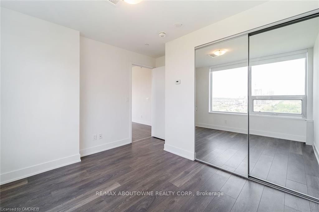 297 Oak Walk Dr, #808