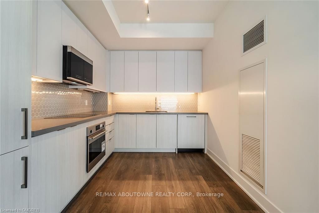297 Oak Walk Dr, #808
