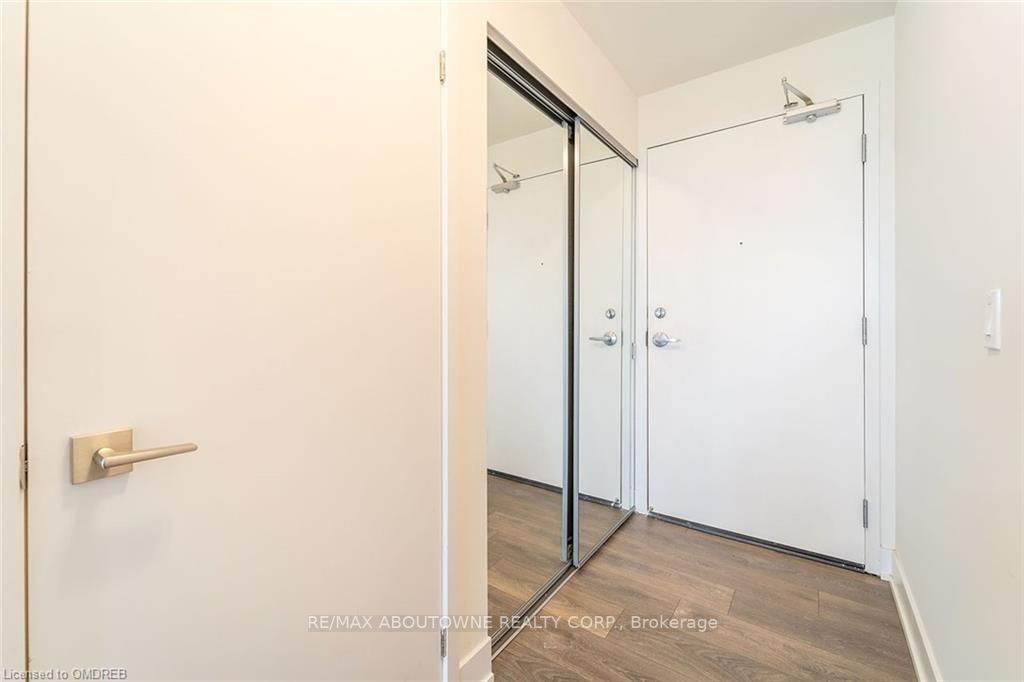 297 Oak Walk Dr, #808