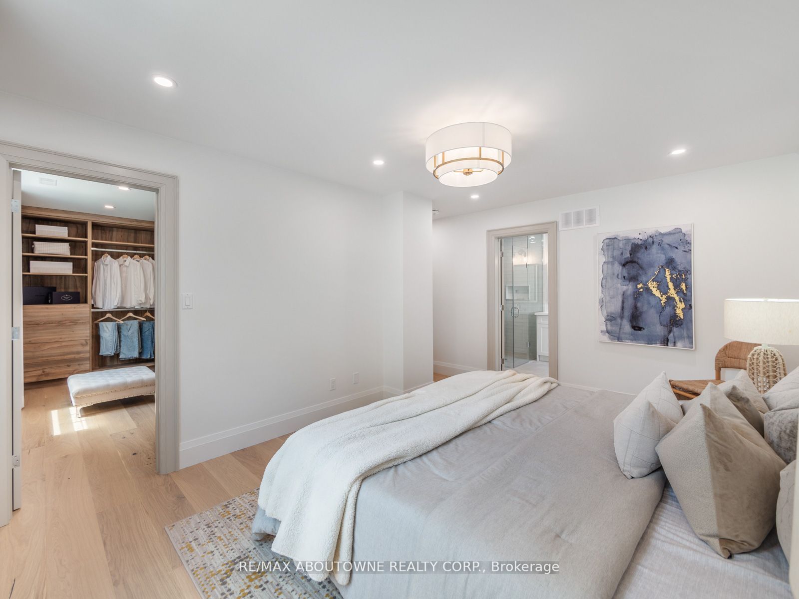 33 Harbourside Court