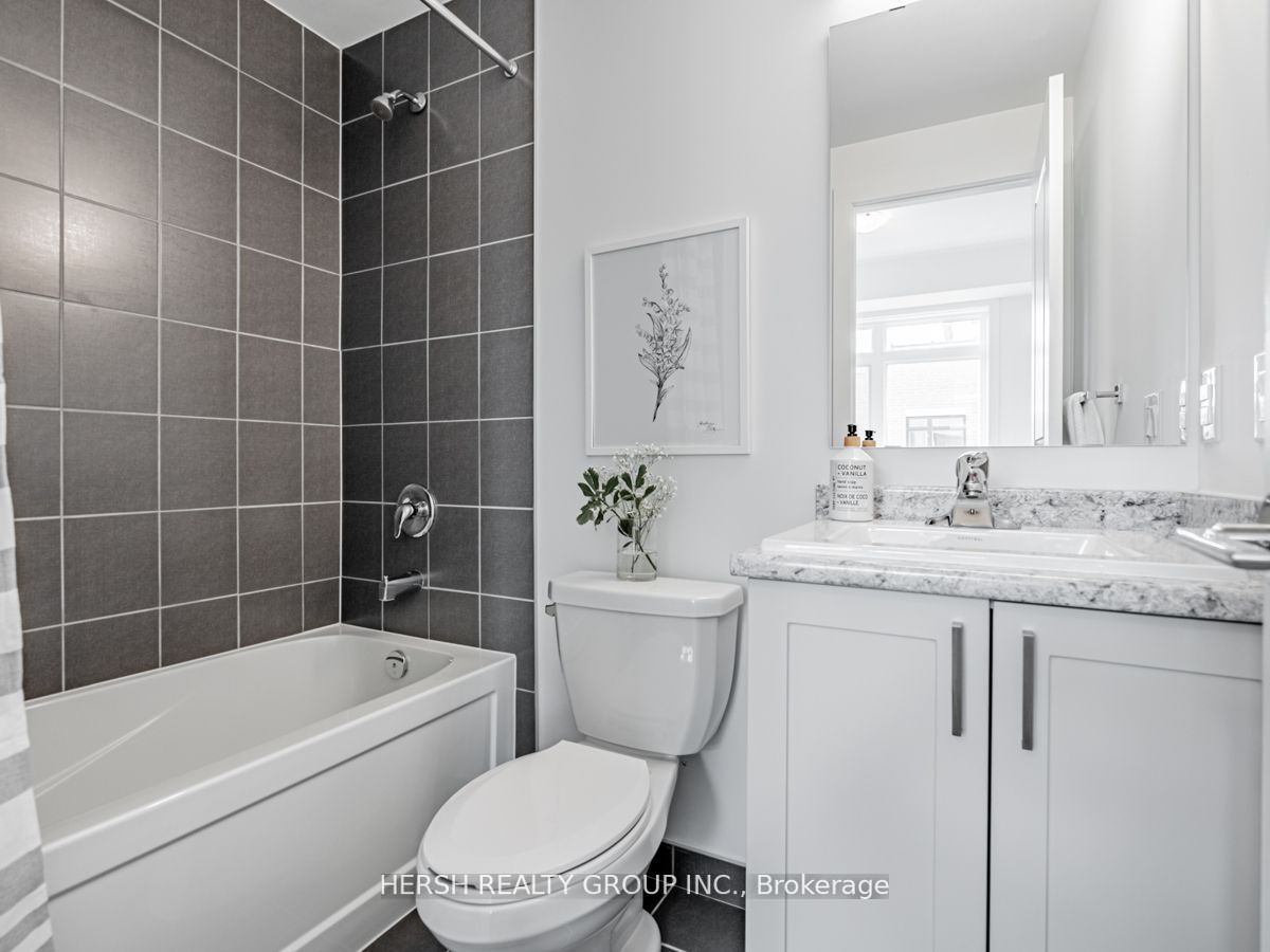 1095 Douglas Mccurdy Comm, #256