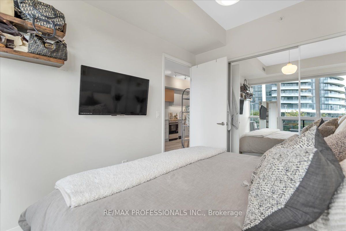 26 Gibbs Rd, #629