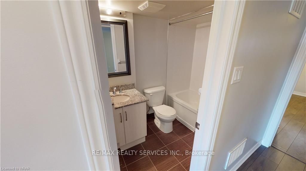 2441 Greenwich Dr, #7