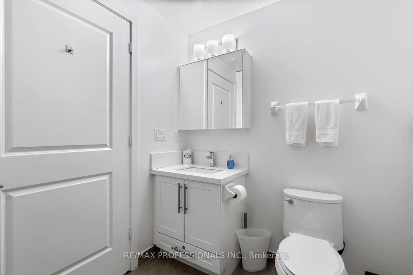 4699 Glen Erin Dr, #109