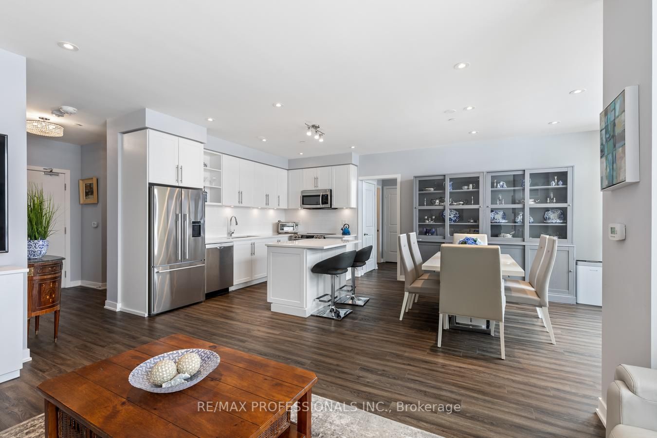 4699 Glen Erin Dr, #109