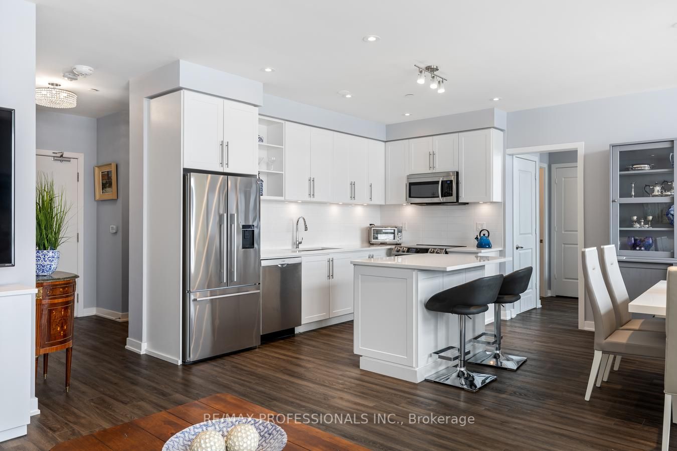 4699 Glen Erin Dr, #109