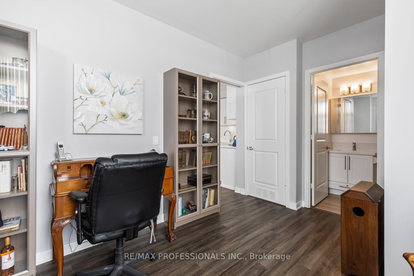 4699 Glen Erin Dr, #109