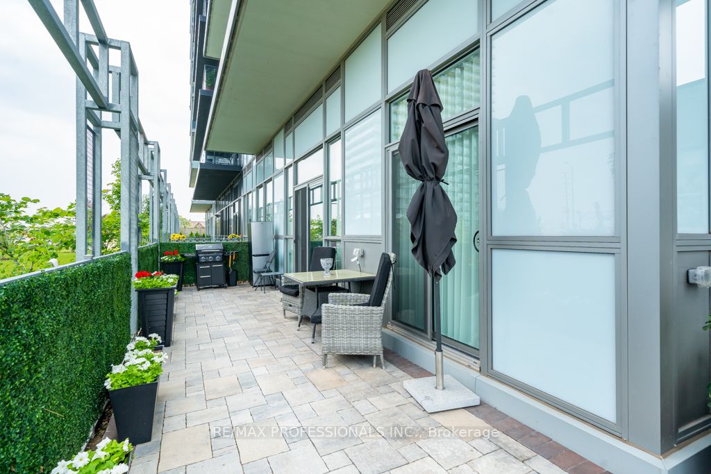 4699 Glen Erin Dr, #109