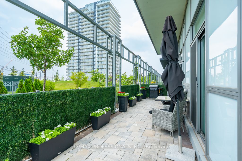 4699 Glen Erin Dr, #109