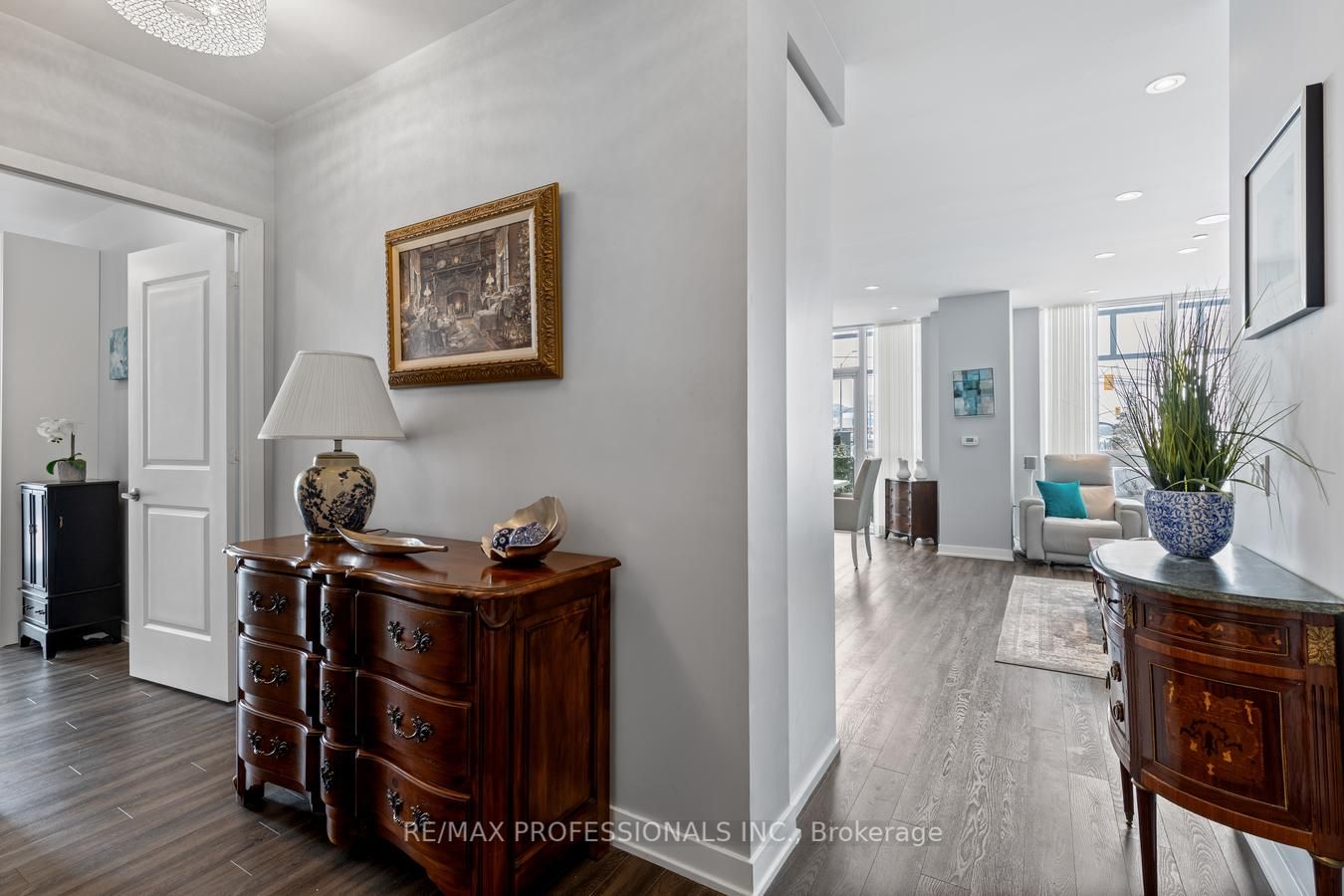 4699 Glen Erin Dr, #109