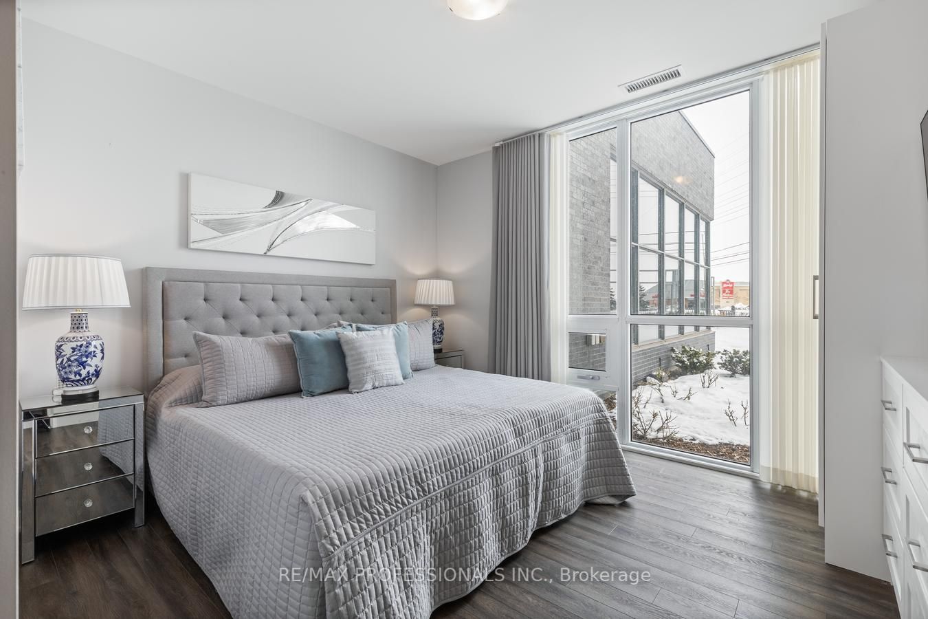 4699 Glen Erin Dr, #109